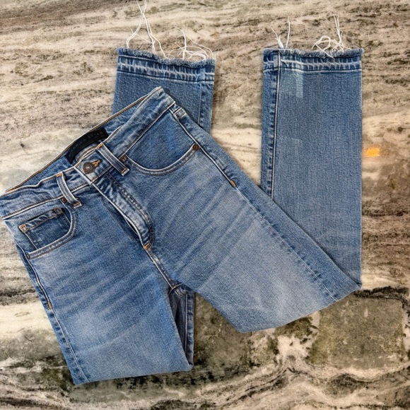 Veronica Beard Denim - Veronica Beard Jeans Pipeline Ankle Fray
Size 24